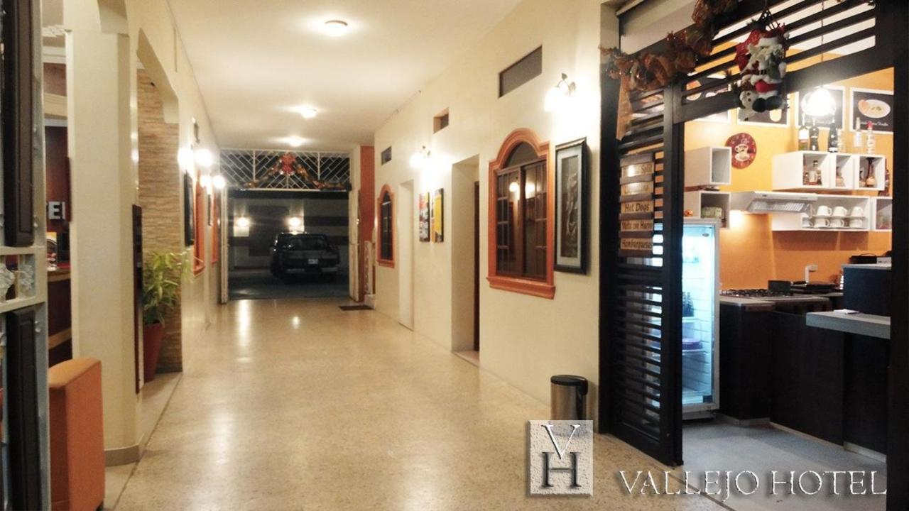 Vallejo Hotel Huaquillas Exteriör bild
